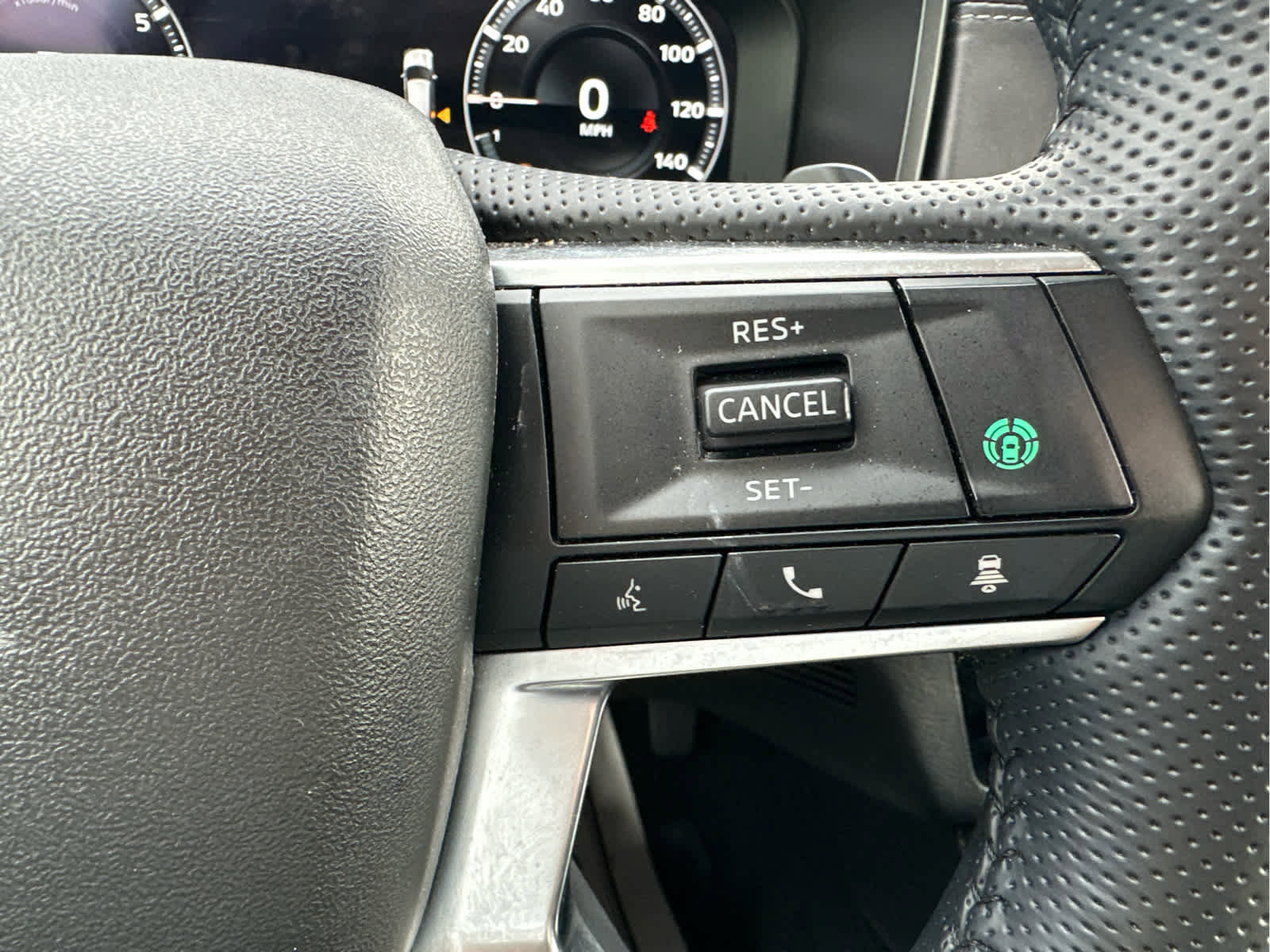 Used 2024 Mitsubishi Outlander SE image 25