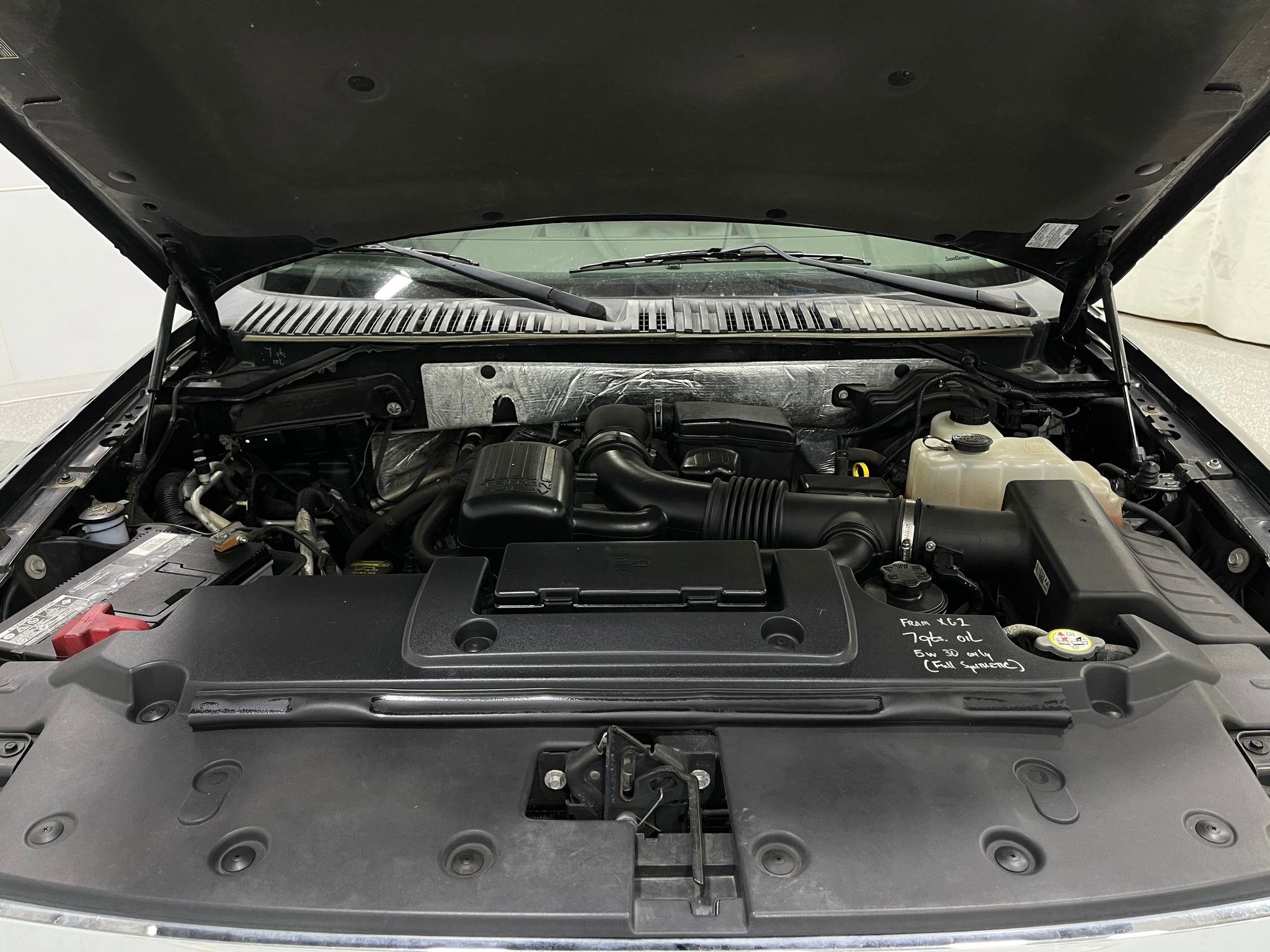 Used 2012 Ford Expedition XLT AWD/4WD image 24