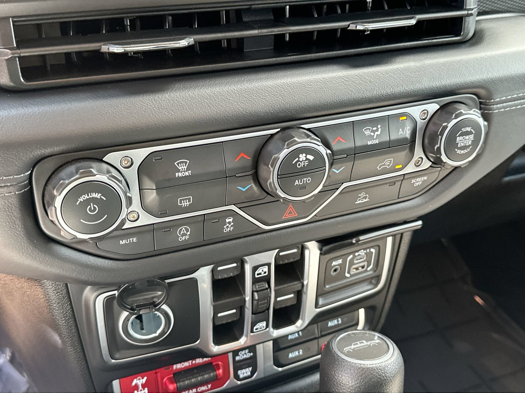 Used 2026 Jeep Gladiator Rubicon AWD/4WD image 18
