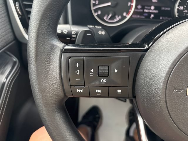 Used 2022 Nissan Rogue SV AWD/4WD image 11