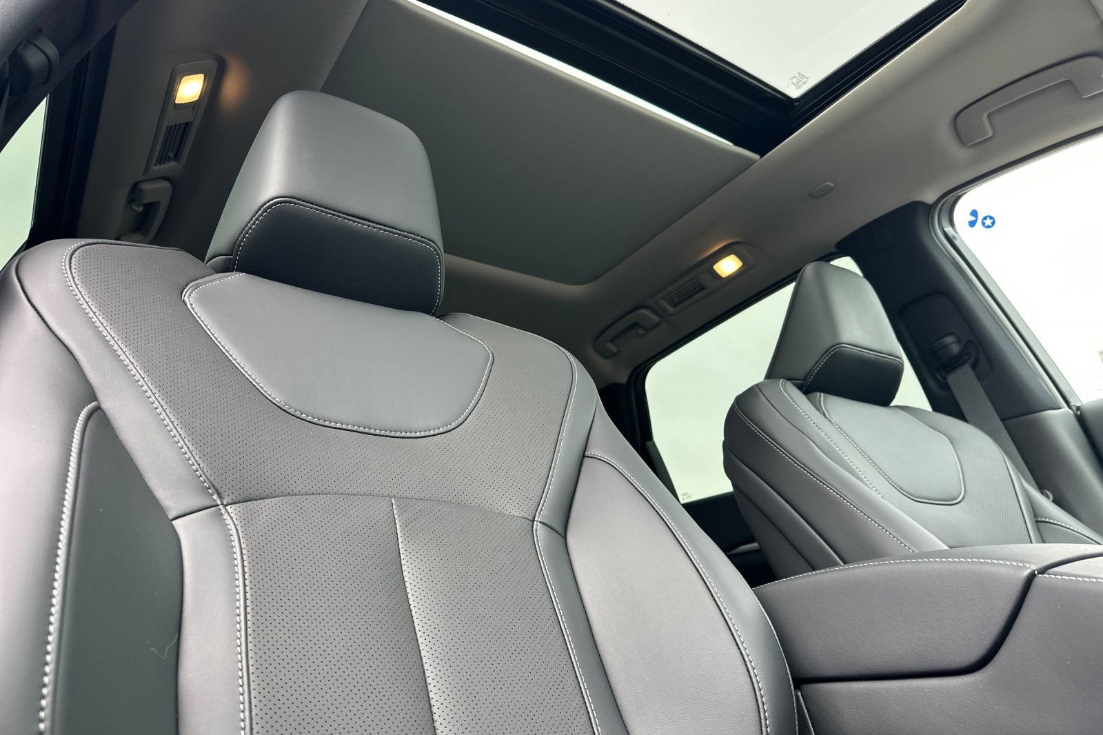 New 2027 INFINITI QX60 Luxe w/ Cargo Package AWD/4WD image 19
