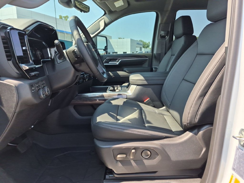 New 2026 Chevrolet Silverado 2500 LTZ w/ LTZ Plus Package AWD/4WD image 16