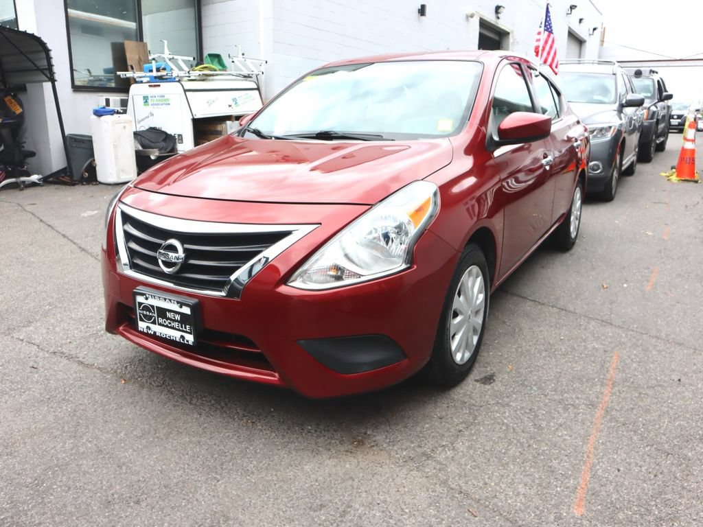 Used 2019 Nissan Versa SV FWD image 3