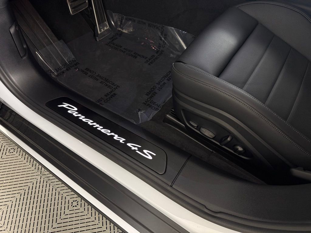 Certified 2026 Porsche Panamera 4S image 24