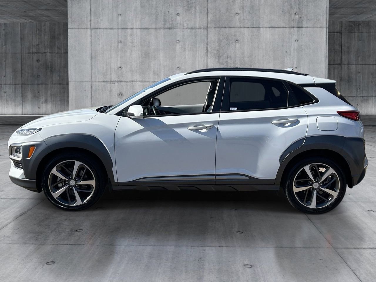 Used 2019 Hyundai Kona Ultimate FWD image 2