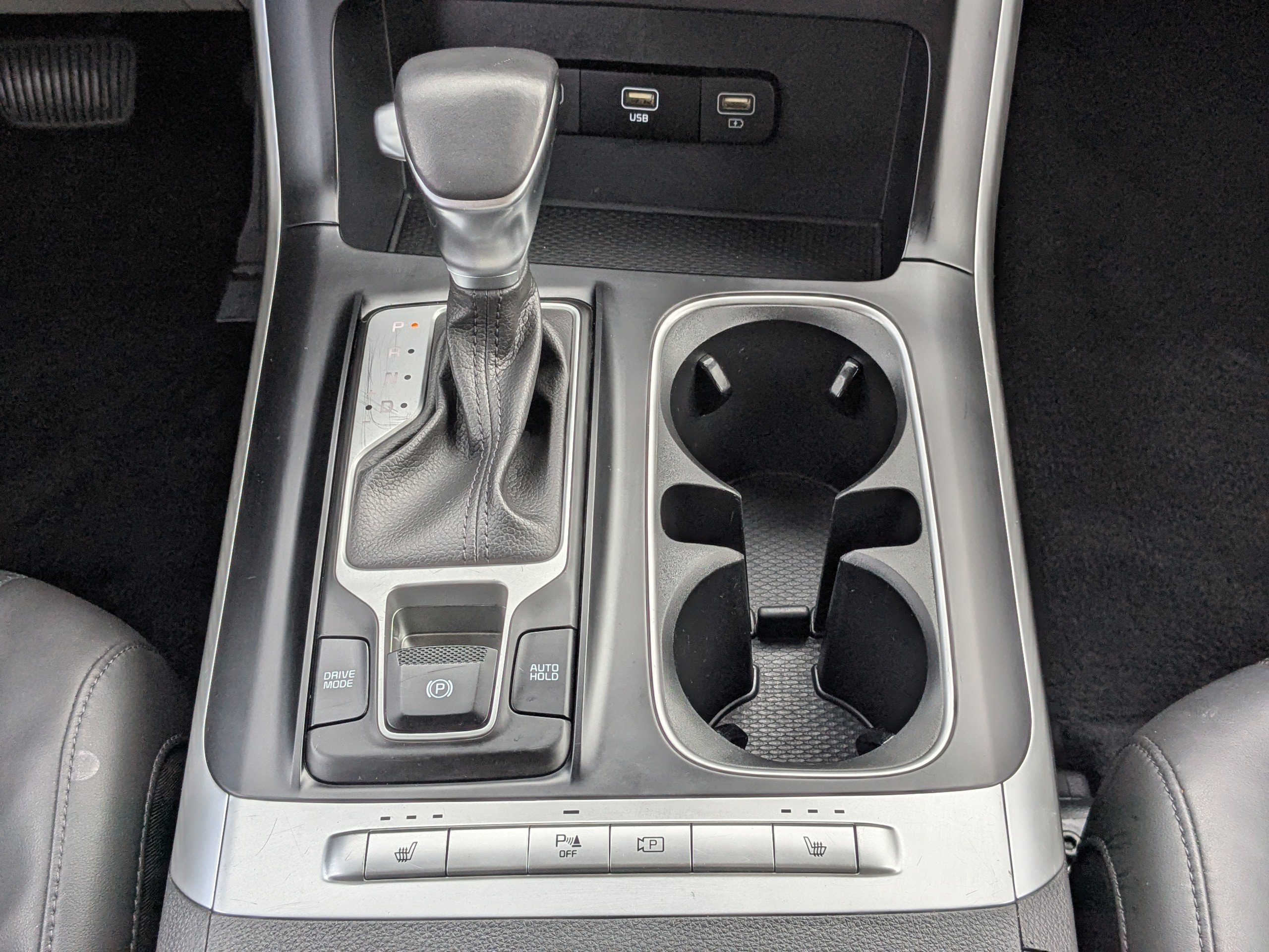 Used 2024 Kia Carnival LX image 24