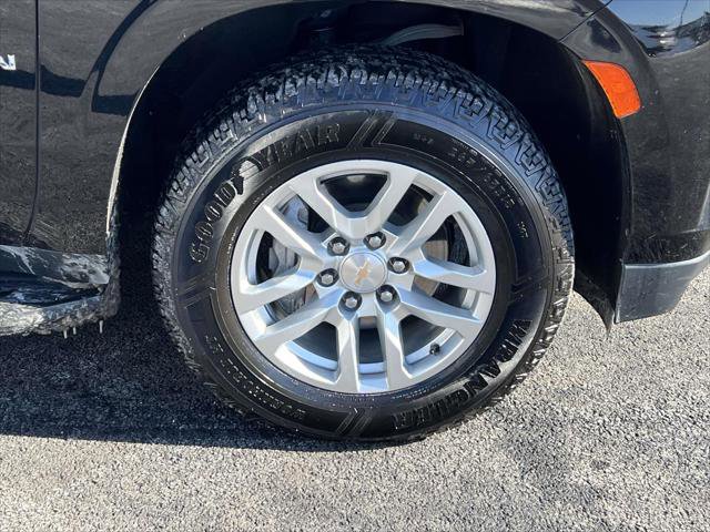 Used 2024 Chevrolet Suburban LT image 9
