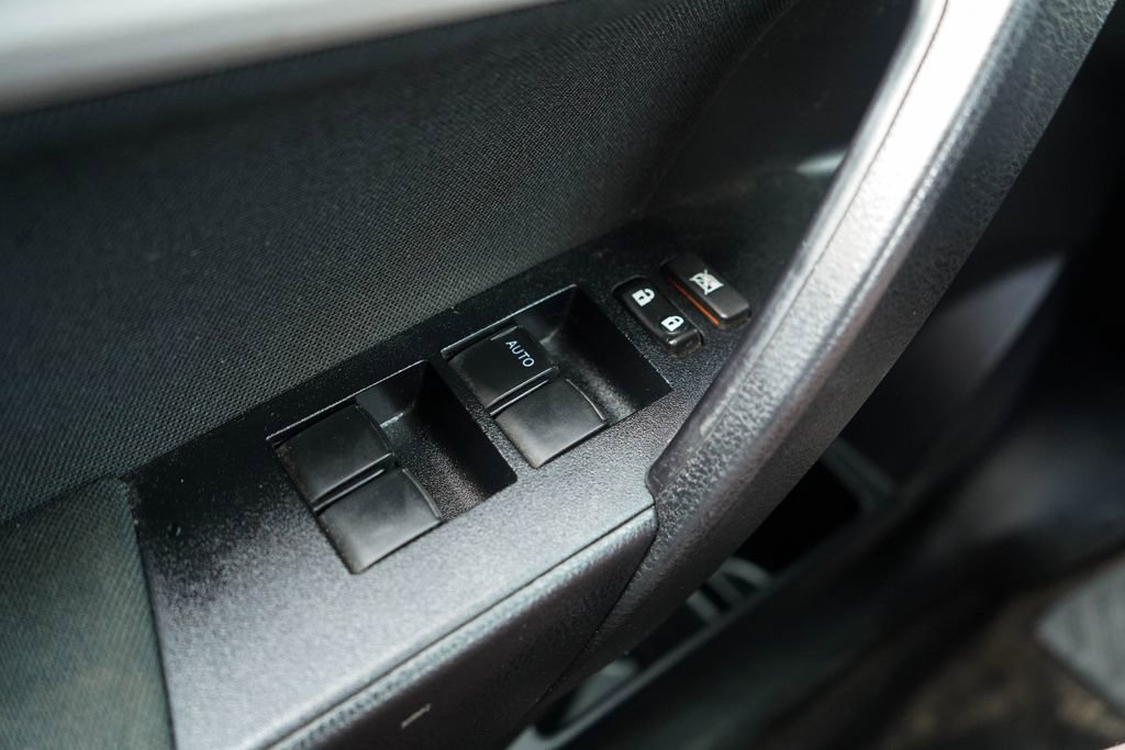 Used 2018 Toyota Corolla LE w/ Carpet Mat Package (TMS) image 25