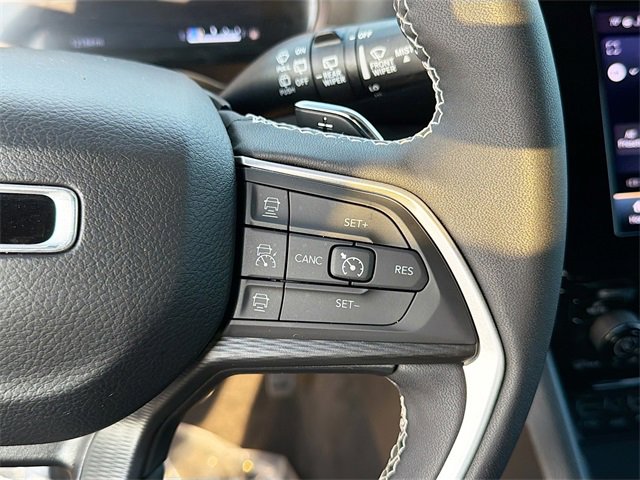 Used 2024 Jeep Grand Cherokee L Altitude image 40