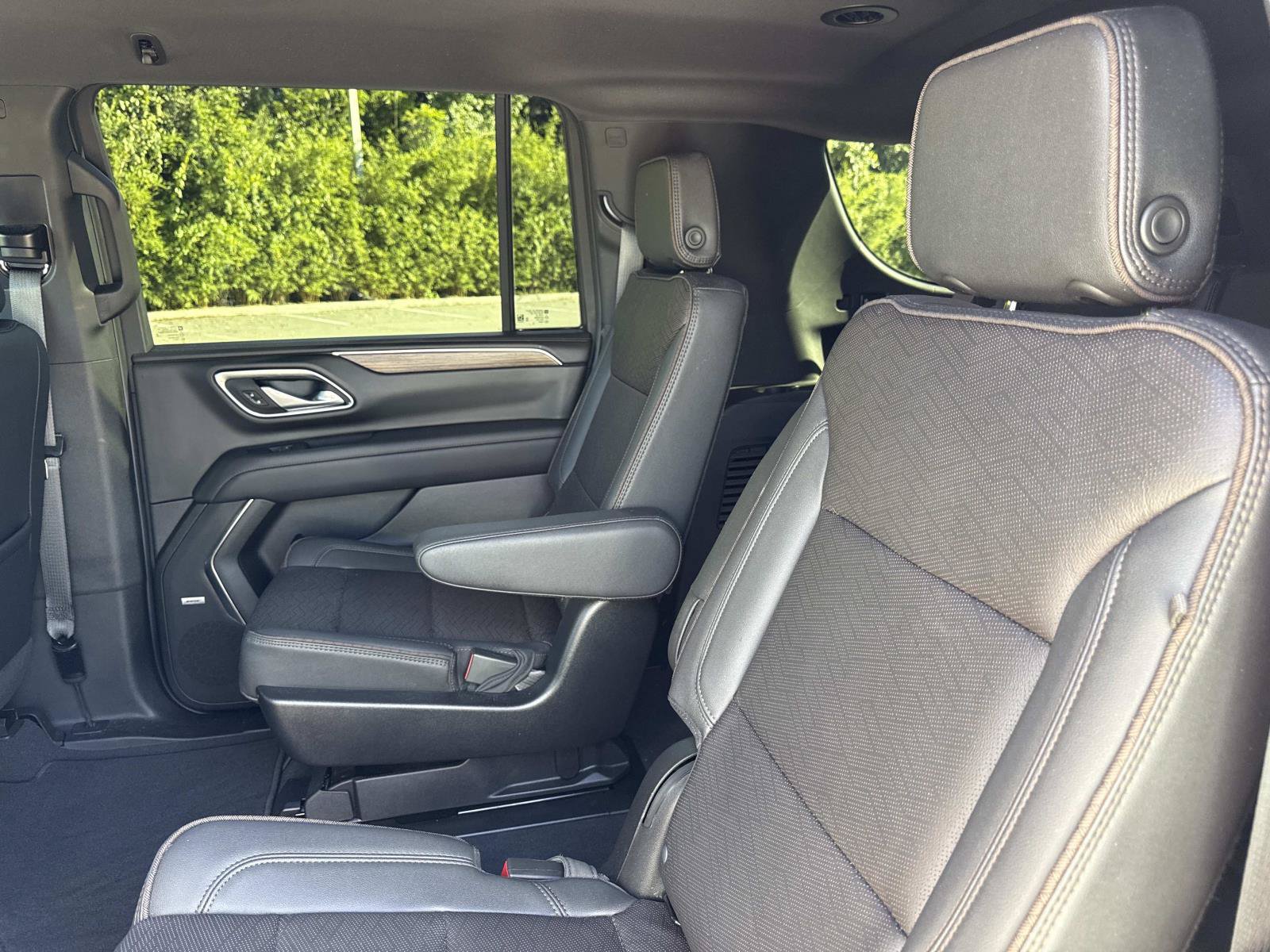 Used 2024 Chevrolet Suburban High Country AWD/4WD image 11