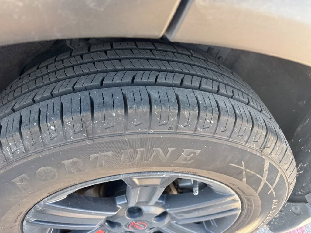 Used 2025 Nissan Rogue SV image 23