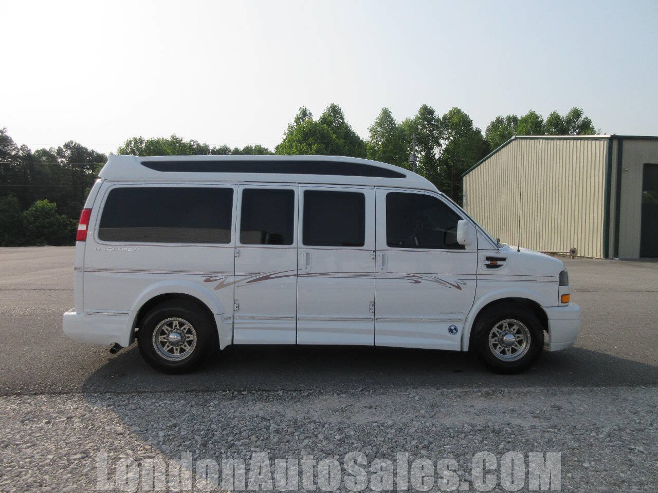 Used 2017 GMC Savana 2500 RWD image 7