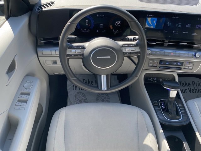 Used 2025 Hyundai Kona SEL image 34