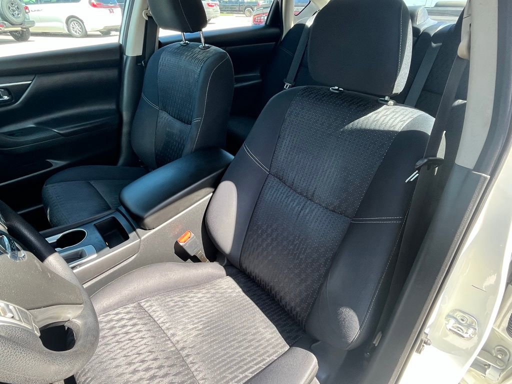 Used 2016 Nissan Altima 2.5 S w/ Power Driver Seat Package FWD image 13
