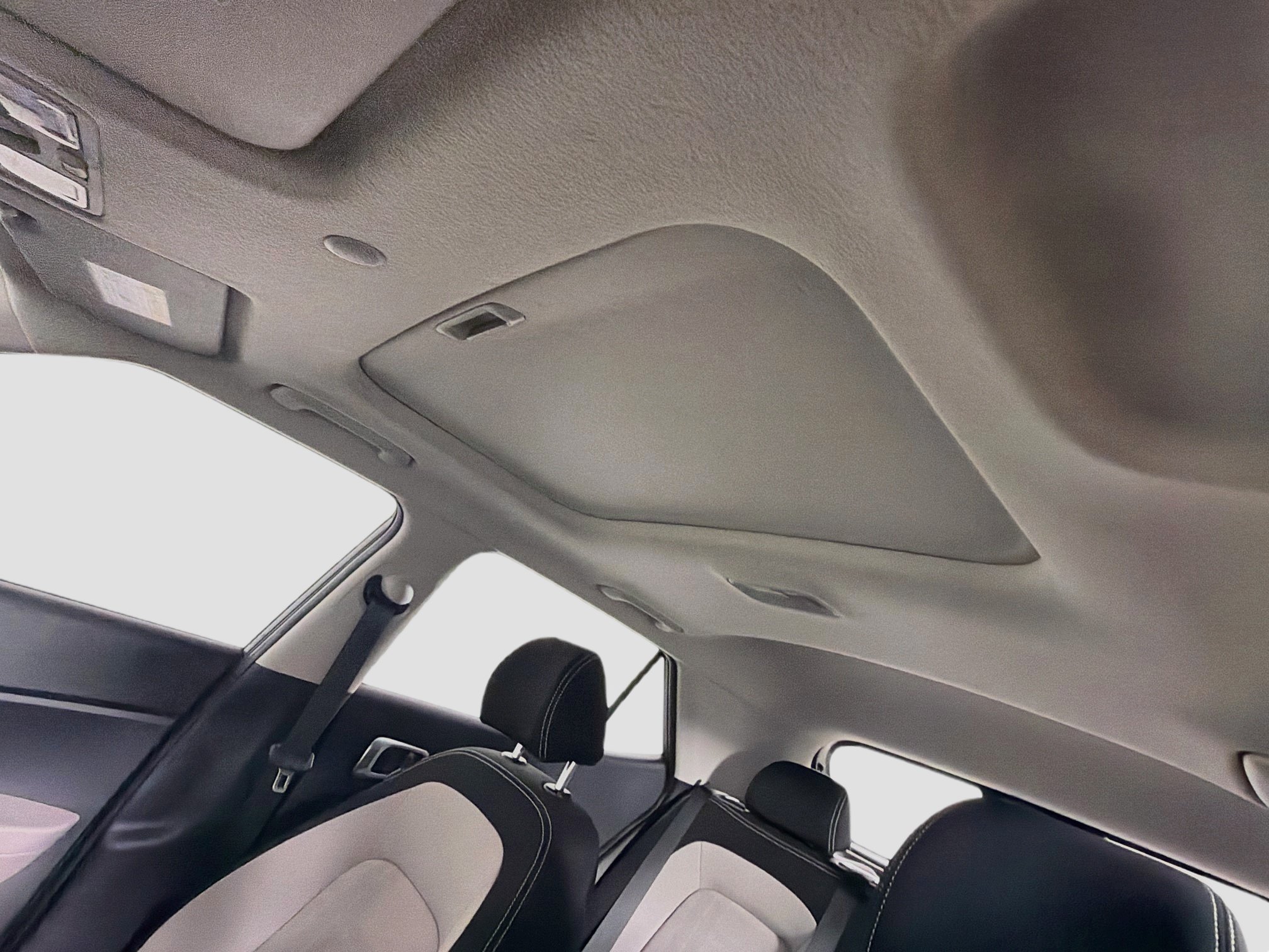 Used 2025 Hyundai Venue SEL FWD image 25