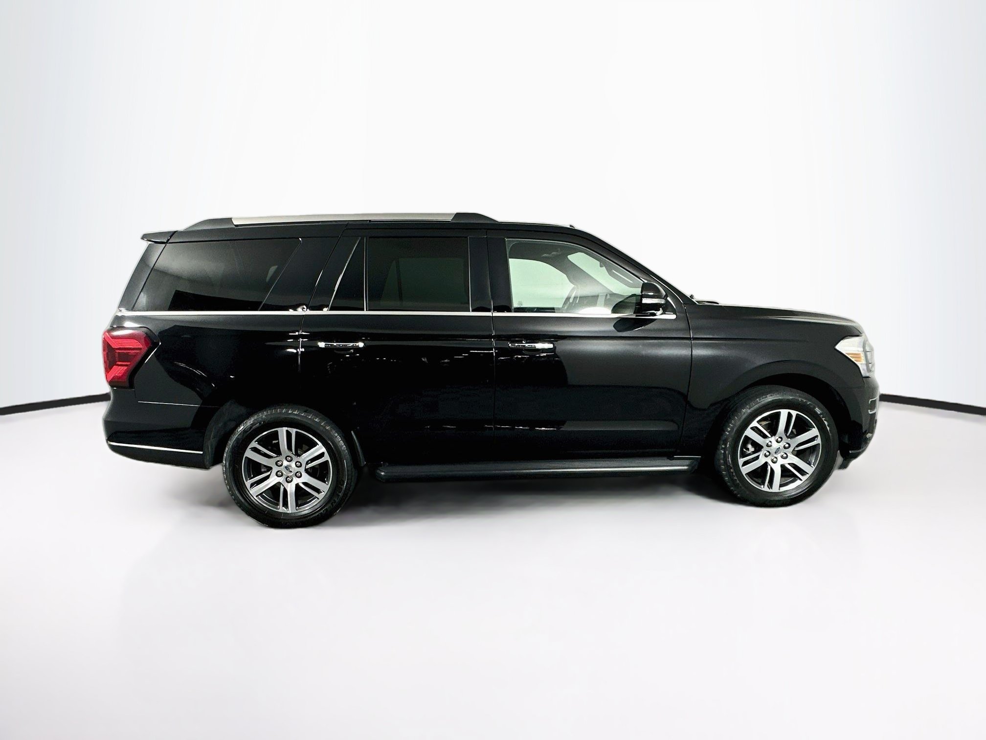 Used 2024 Ford Expedition Limited RWD image 10