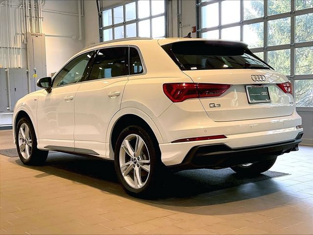 Used 2023 Audi Q3 2.0T Premium w/ Convenience Package AWD/4WD image 4