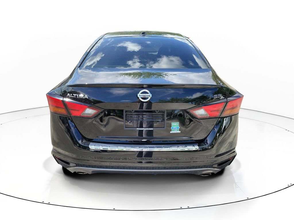 Used 2021 Nissan Altima 2.5 SR FWD image 4