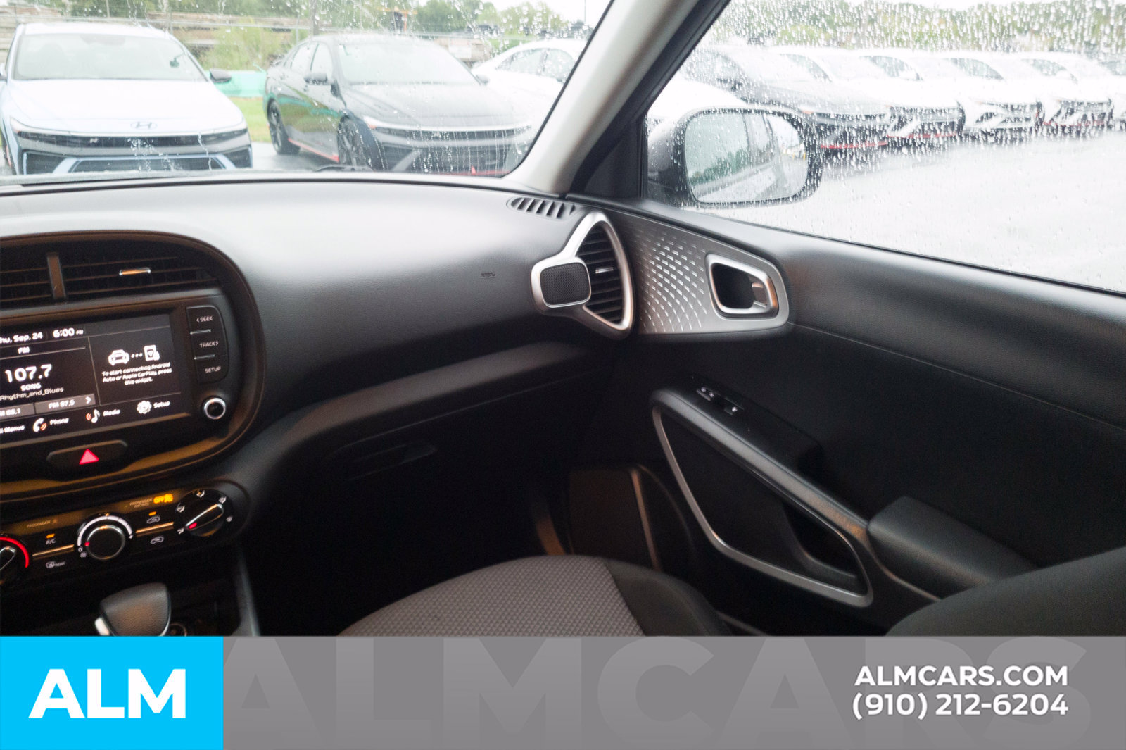 Used 2024 Kia Soul LX w/ Option Group 015 FWD image 18