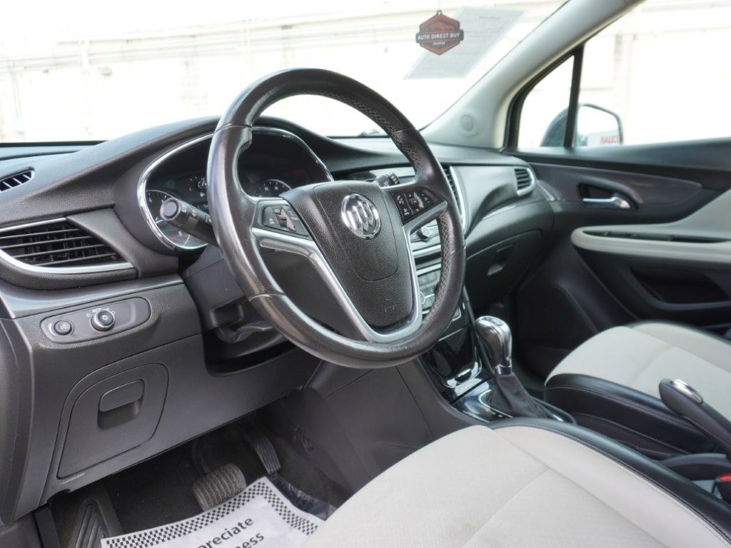 Used 2021 Buick Encore Preferred image 10
