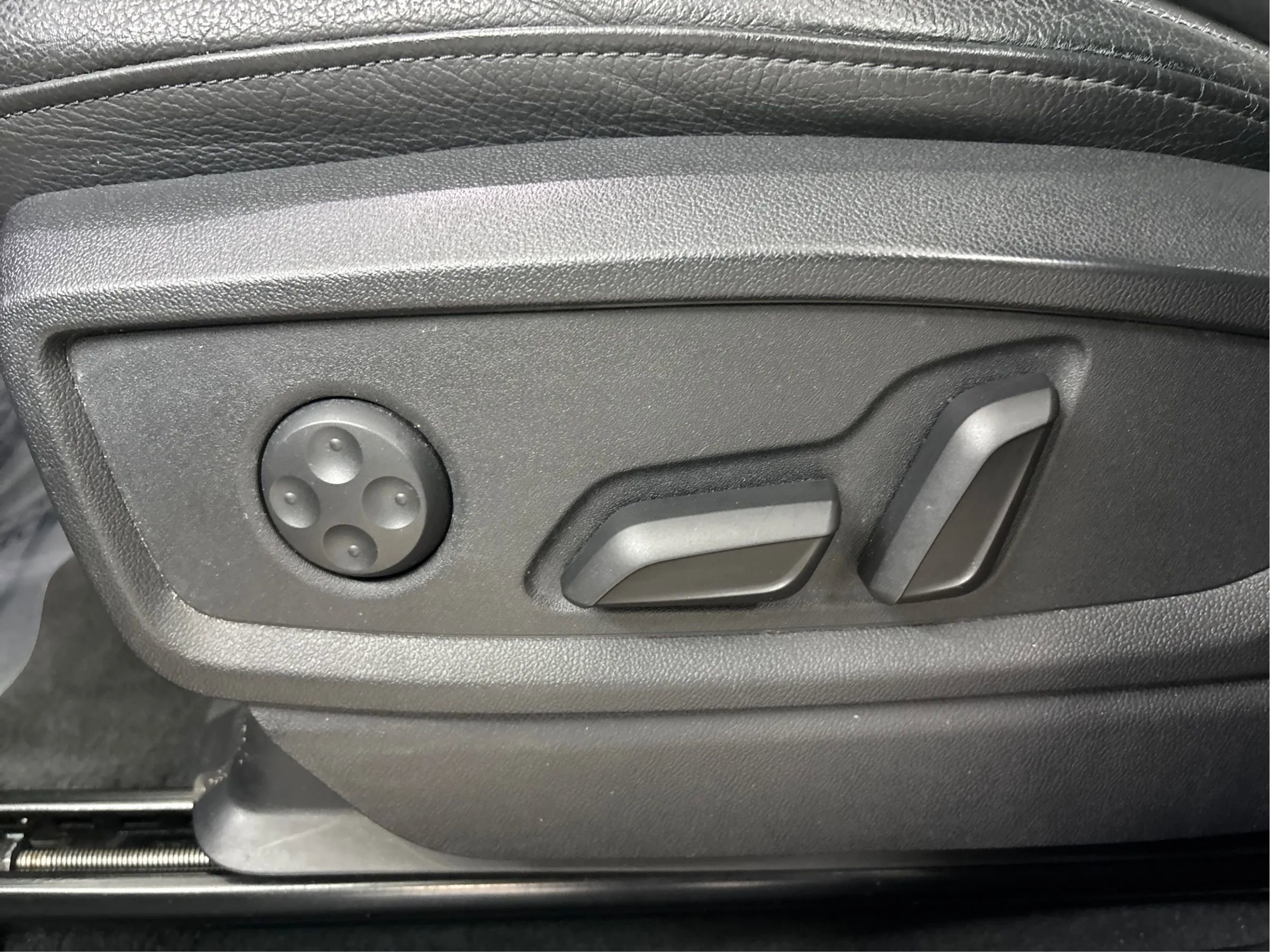 Used 2018 Audi Q5 2.0T Premium Plus w/ Premium Plus Package image 25