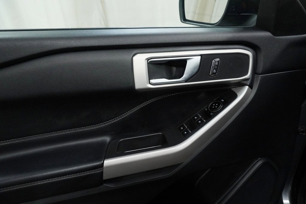 Used 2022 Ford Explorer XLT w/ Equipment Group 202A image 24