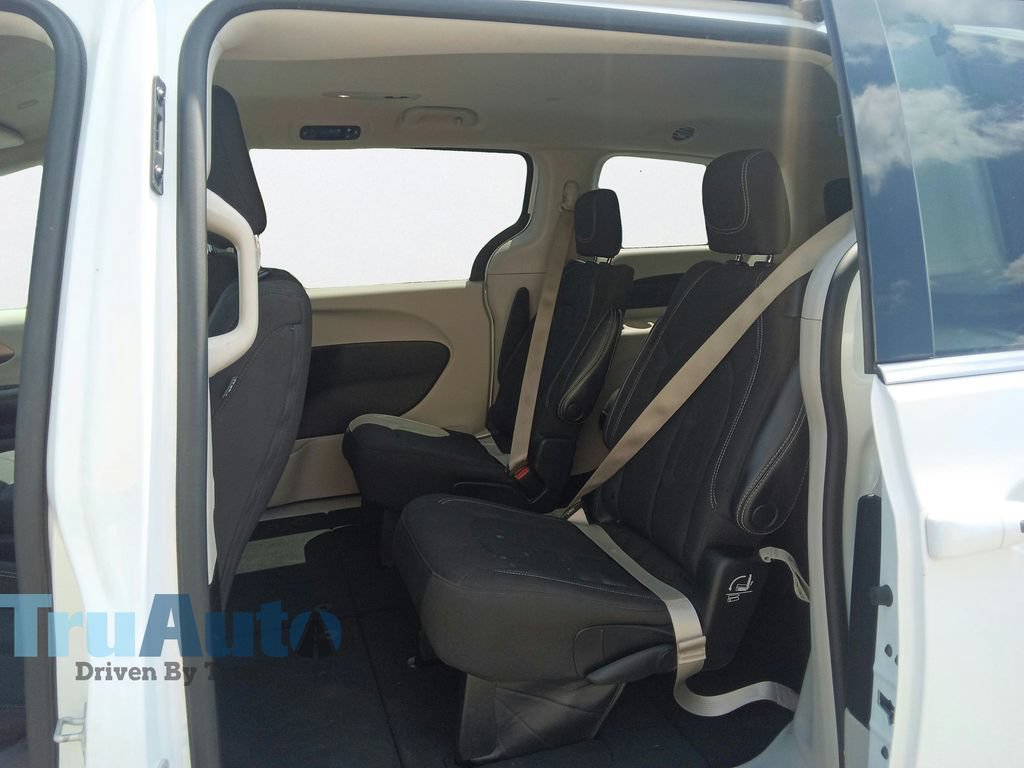 Used 2023 Chrysler Voyager LX FWD image 38