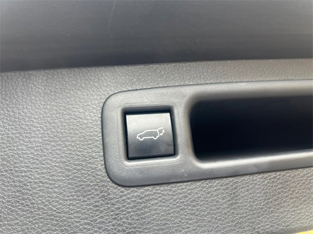 Used 2024 Toyota Highlander LE image 18