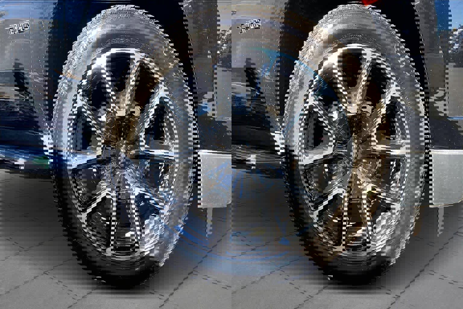 Used 2021 Chevrolet Tahoe RST w/ Luxury Package RWD image 10