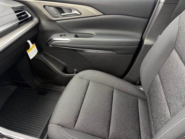 New 2026 Chevrolet Traverse LT w/ LPO, Floor Liner Package FWD image 15