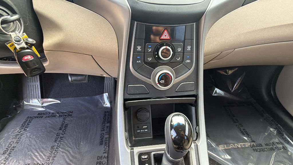 Used 2016 Hyundai Elantra SE FWD image 20