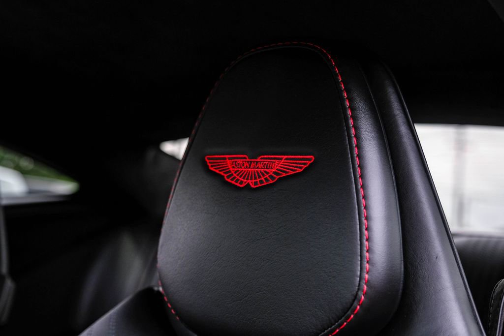 Used 2020 Aston Martin DB11 Coupe RWD image 40