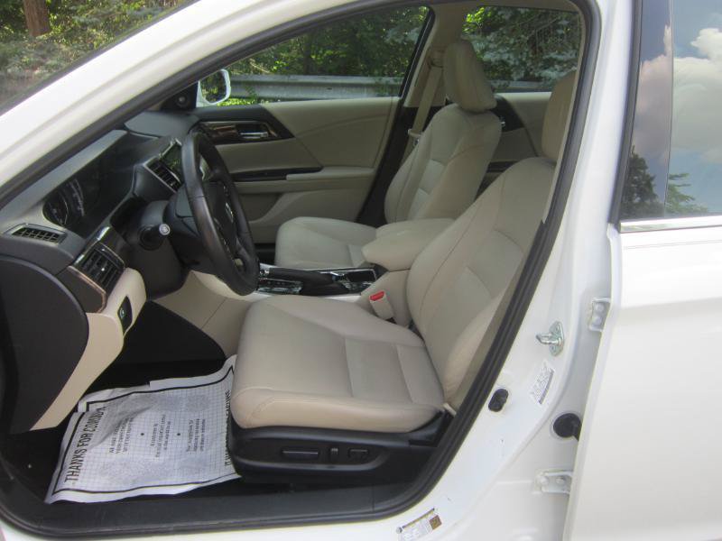 Used 2017 Honda Accord EX-L image 10
