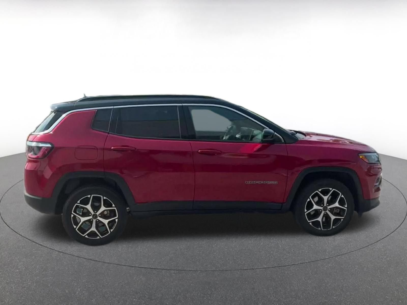 Used 2025 Jeep Compass Limited AWD/4WD image 15