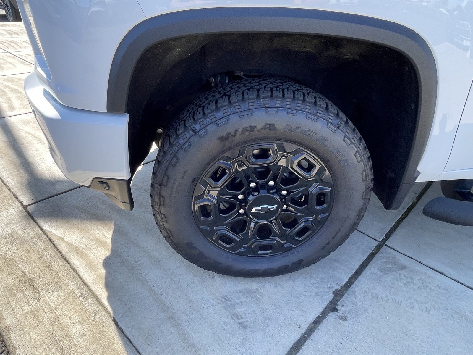 Used 2021 Chevrolet Silverado 2500 LTZ w/ LTZ Plus Package AWD/4WD image 9