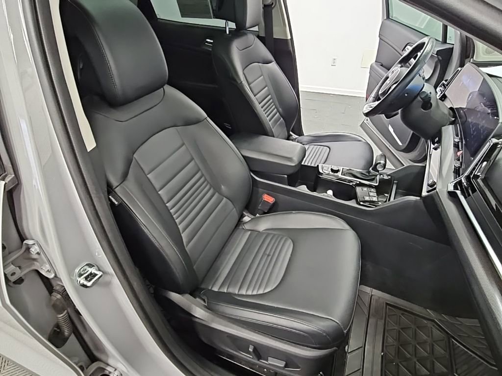 Used 2023 Kia Sportage SX image 44