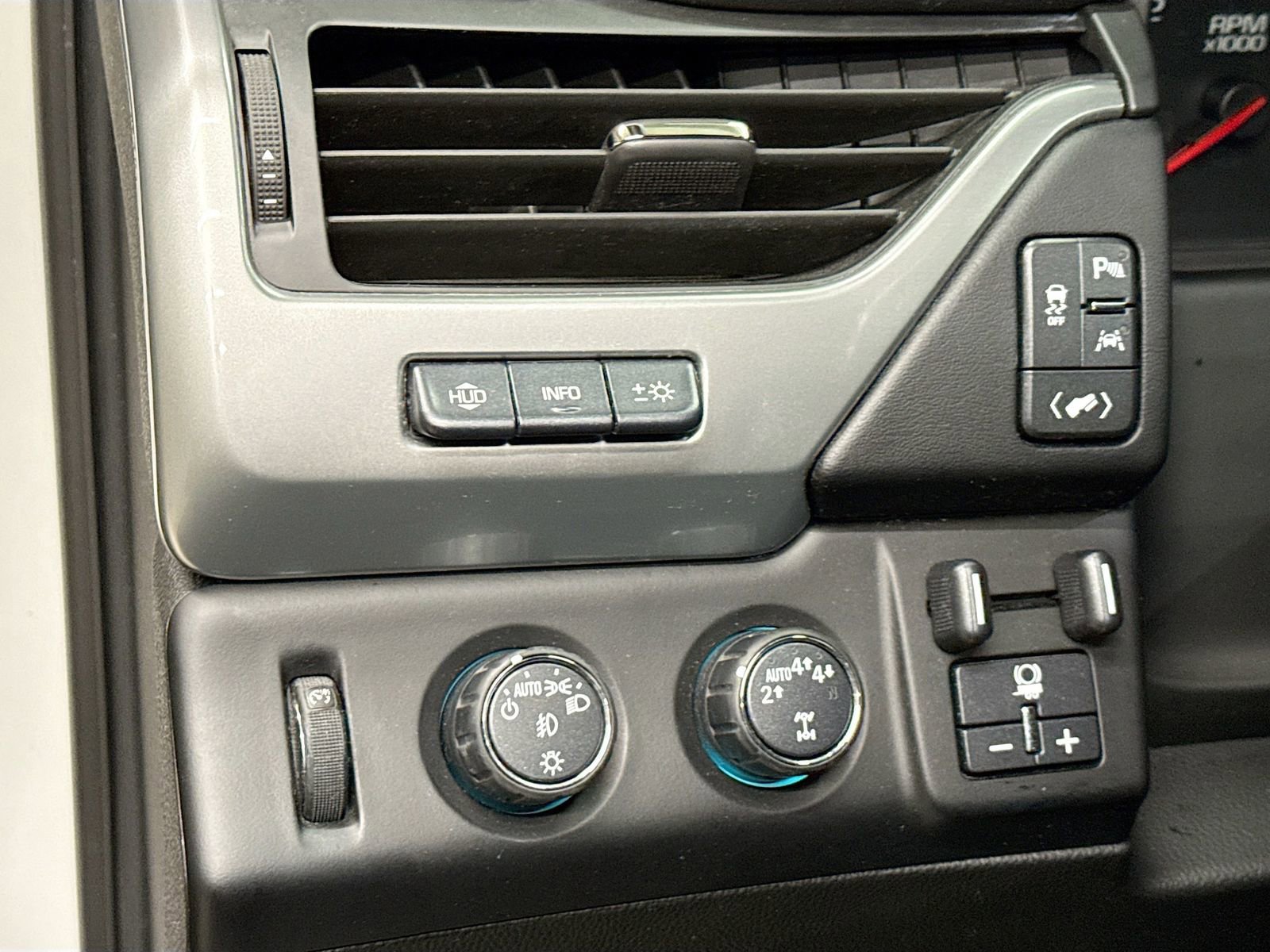 Used 2017 Chevrolet Suburban Premier image 13