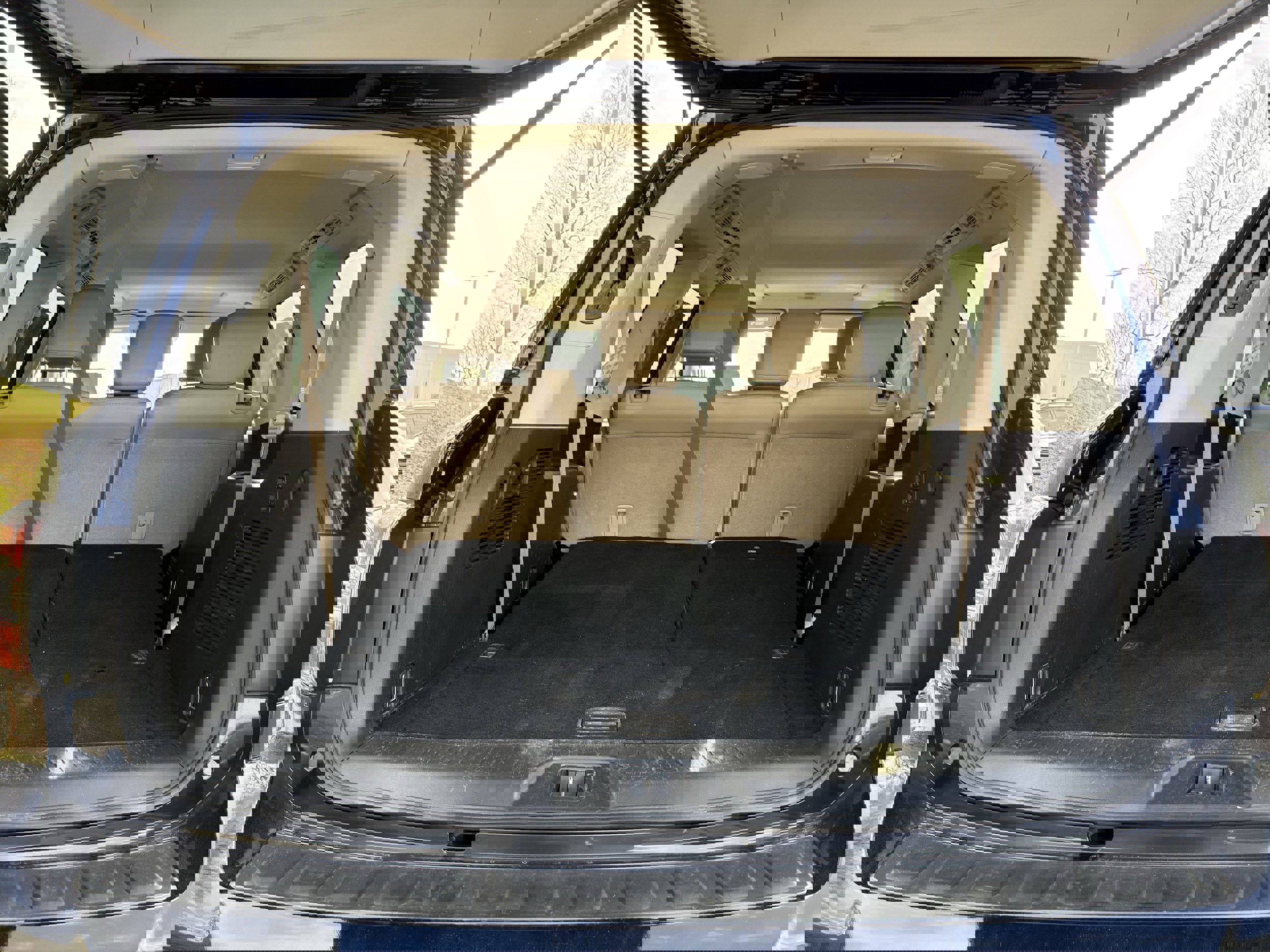 Used 2019 Nissan Armada SL w/ Premium Package image 12