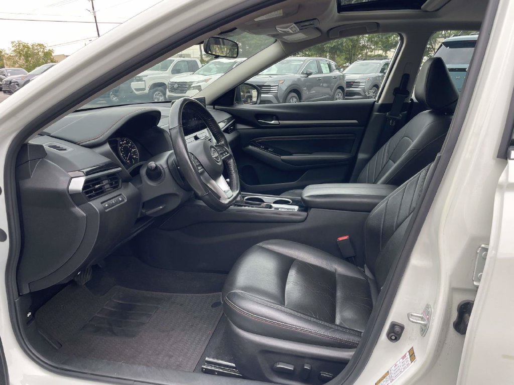 Used 2023 Nissan Altima 2.5 SR w/ SR Premium Package AWD/4WD image 15