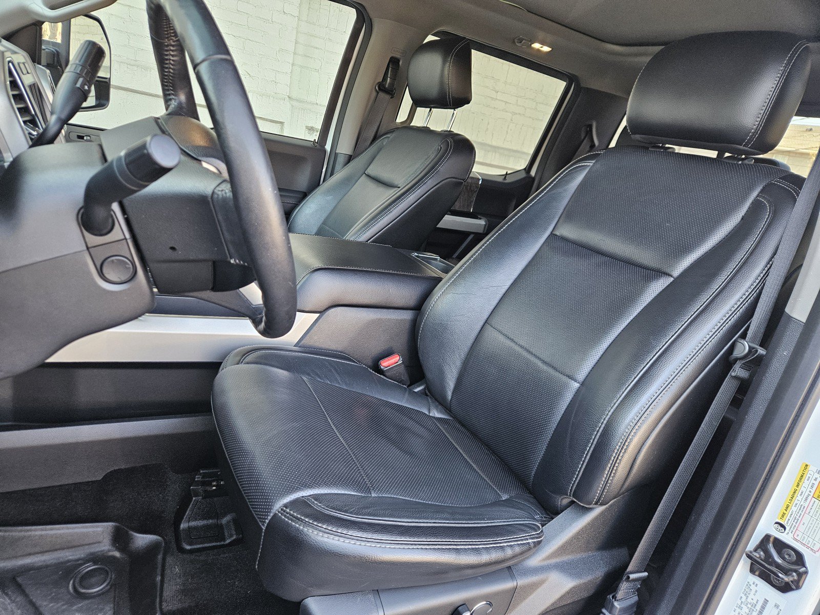 Used 2017 Ford F350 Lariat w/ Lariat Ultimate Package AWD/4WD image 2