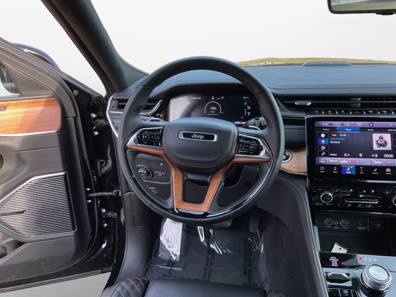 Used 2024 Jeep Grand Cherokee Summit image 12