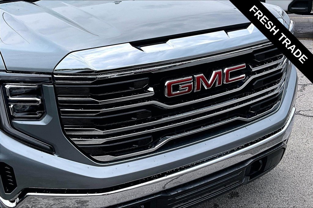 Used 2023 GMC Sierra 1500 SLT AWD/4WD image 33
