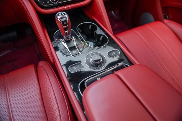 Used 2022 Bentley Bentayga image 50