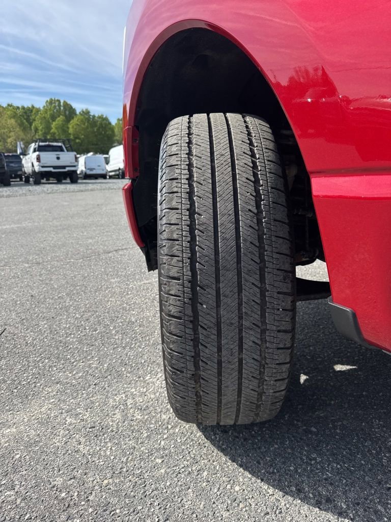 Used 2025 Ford F150 Lightning Platinum image 36