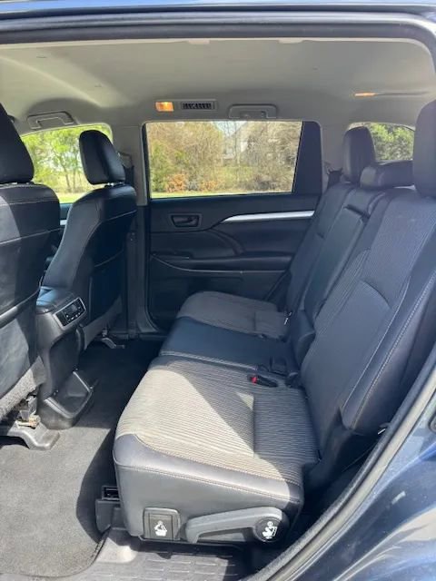 Used 2018 Toyota Highlander Plus AWD/4WD image 15