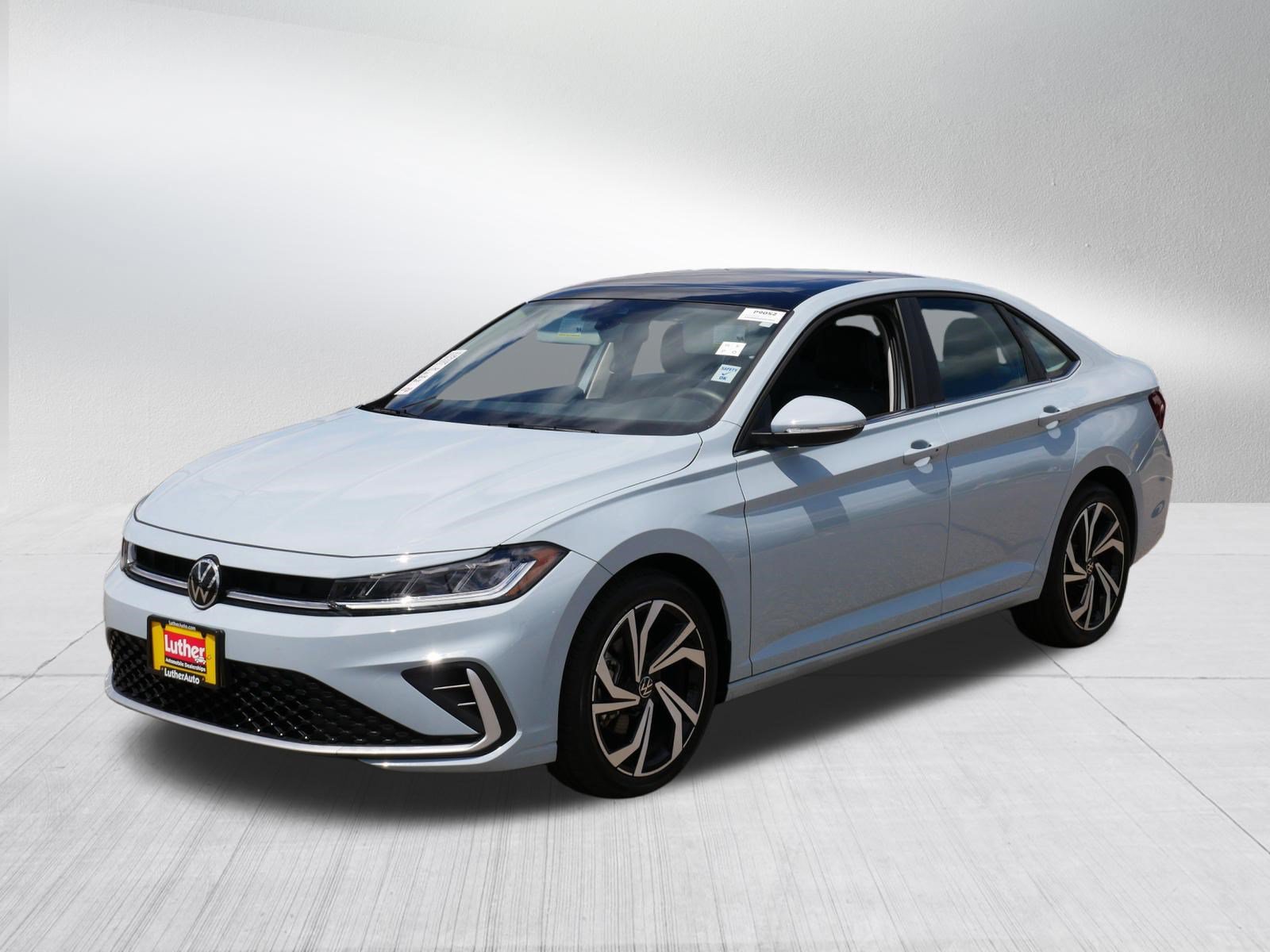 Used 2026 Volkswagen Jetta SEL FWD image 3