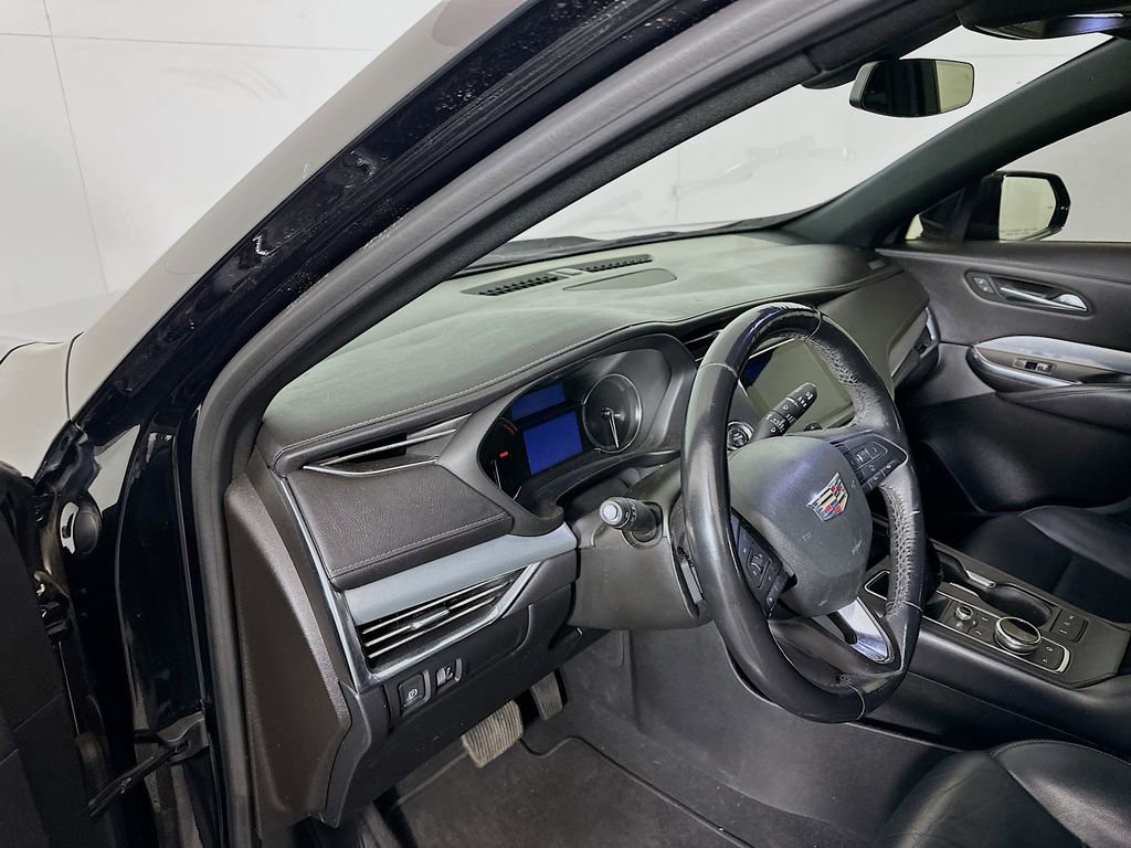 Used 2019 Cadillac XT4 Premium Luxury image 9
