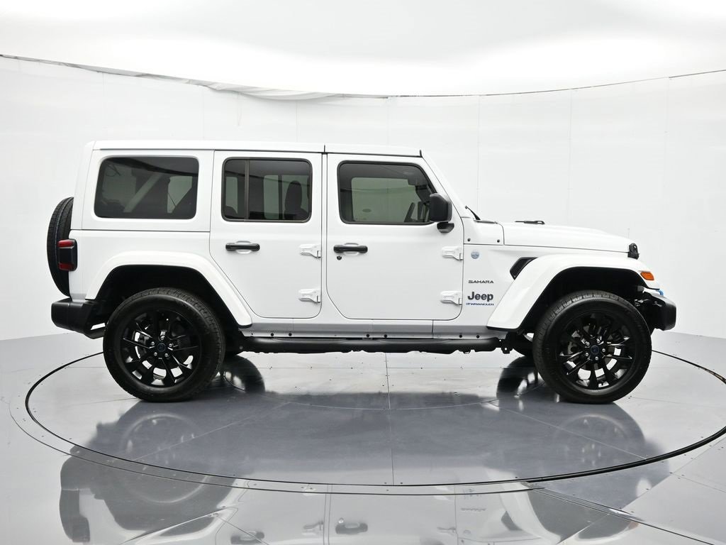 Used 2024 Jeep Wrangler Unlimited Sahara w/ Safety Group image 4