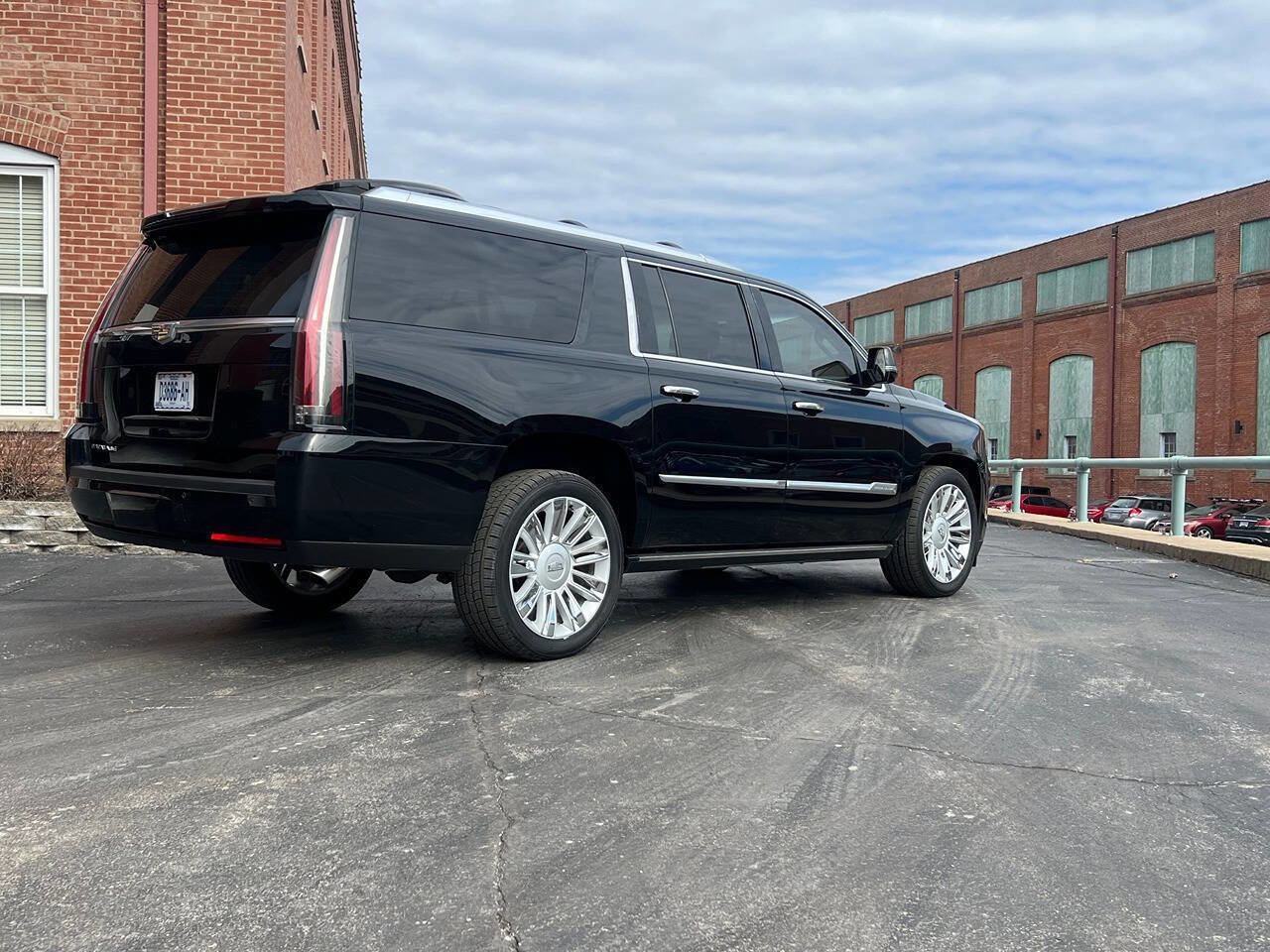 Used 2015 Cadillac Escalade ESV Premium image 21