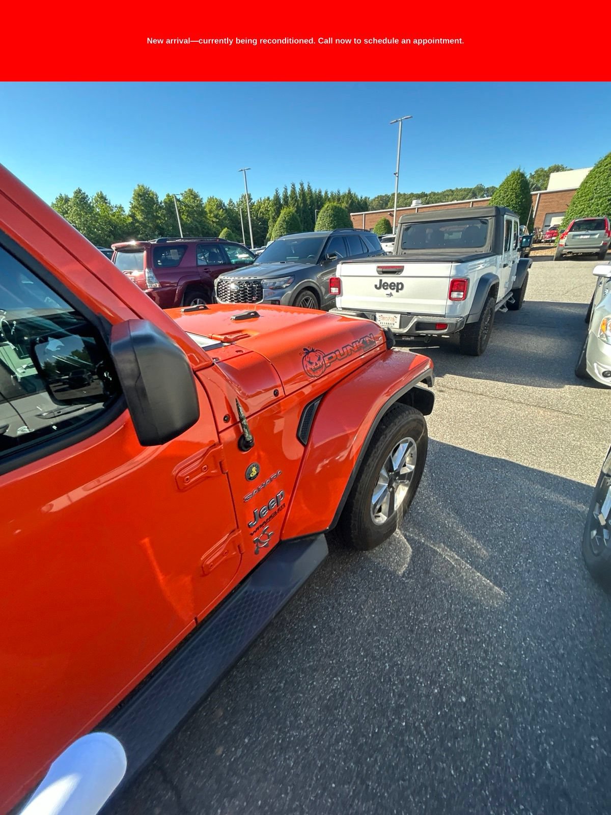 Used 2018 Jeep Wrangler Unlimited Sahara AWD/4WD image 18